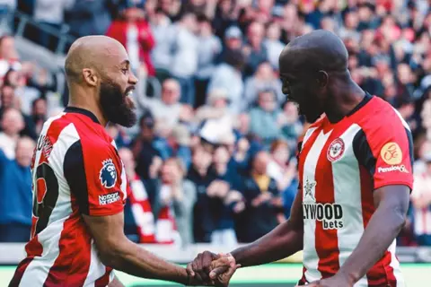 برينتفورد يفتح الباب أمام رحيل مبيومو وويسا في الصيف